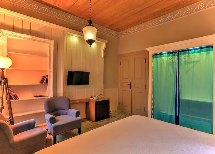 1850 Kemalpasa Bed & Breakfast